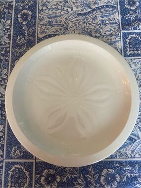 Vintage Franciscan White Sea Sculptures 9” Plate - Sand Dollar
